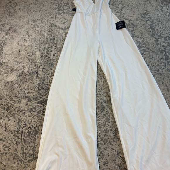 Lulu's White Sleeveless Jumpsuit - Picture 3 of 8